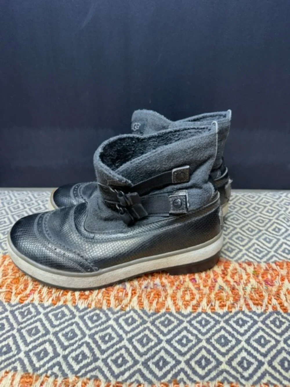 UGG Marrais Winter Boots Woman's Size 7